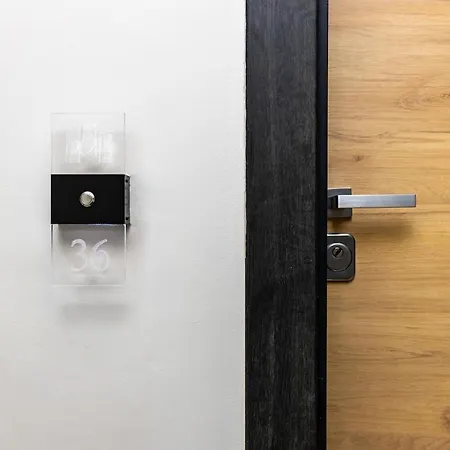 Park Flat Near To Medical Apartment